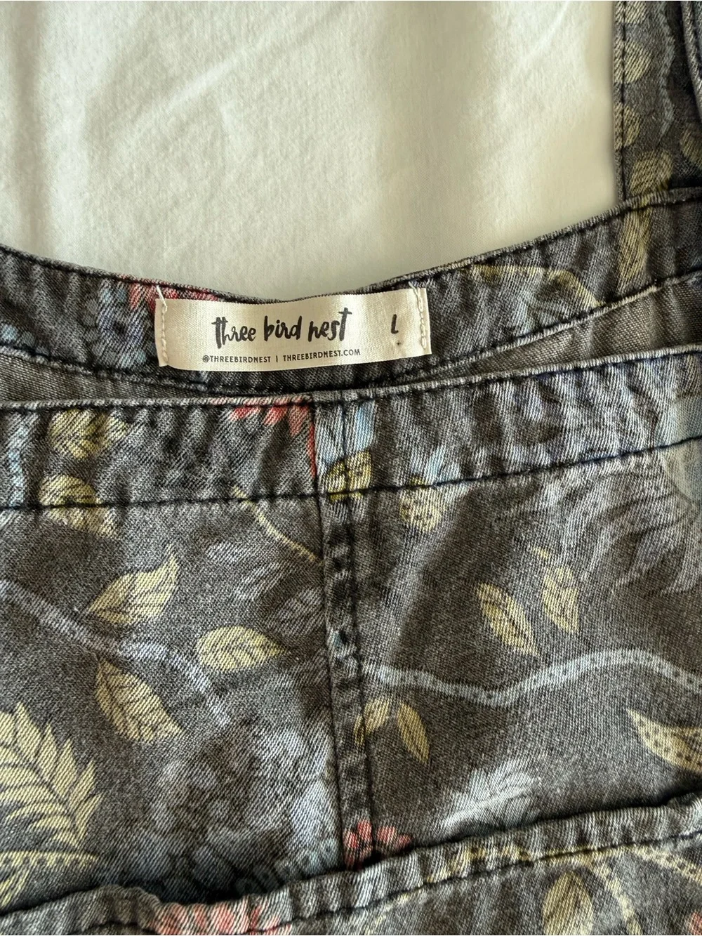Three Bird Nest High Hopes Slouchy Denim
Overalls Boho Denim Size Large - Picture 5 of 11